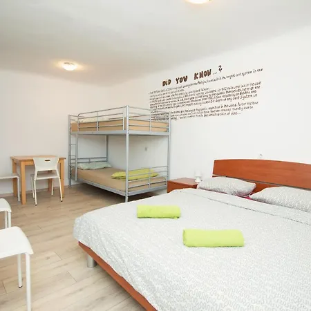 Casa de hóspedes Alibi B11